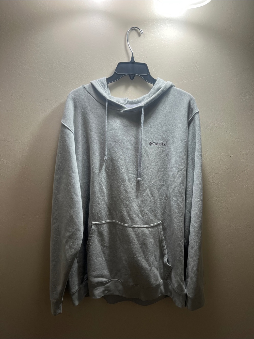 Columbia Light Gray Pullover Hoodie with Front Pocket